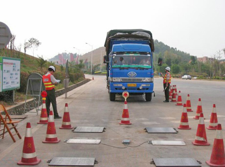 軸重秤-高速公路交警專用地磅、便攜式公路超載檢測系統(tǒng)